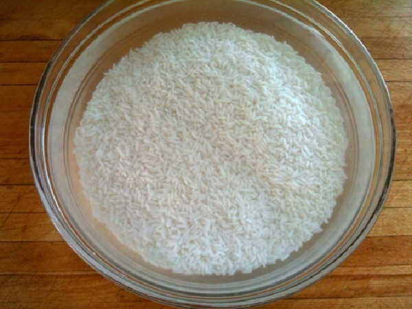 Làm thế nào để bảo quản gạo nếp đã ngâm?